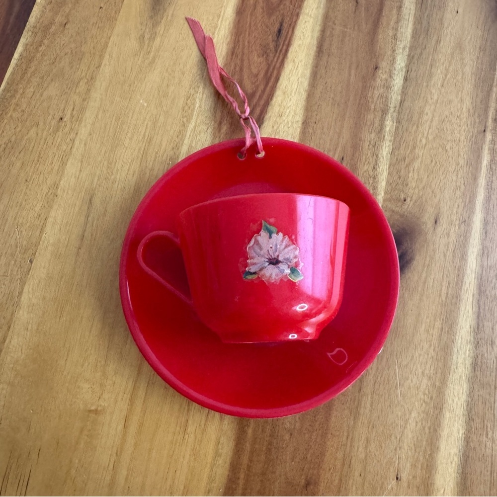 Hollywood Calif red teacup saucer wall hanger